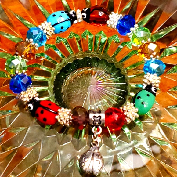 Choice of 2 beaded ladybug bracelets for girls. - Picture 1 of 8